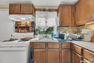 427 Zion St, Hartford, CT 06106 - Photo 8