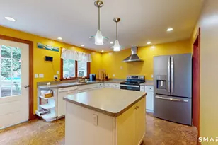 8 Bridge Ln, Enfield, CT 06082 - Photo 4