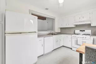 14 Algonquin Ln, Stratford, CT 06614 - Photo 18