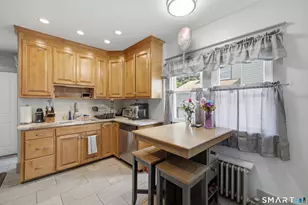 78 Levesque Ave, West Hartford, CT 06110 - Photo 8