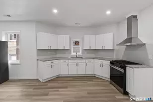 16 Arch St, Waterbury, CT 06710 - Photo 1
