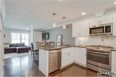 2 Bishop Road #201, West Hartford, CT 06119 - Photo 6