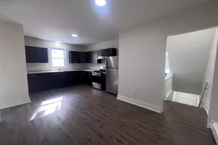 44 Laurel Ct, Bridgeport, CT 06605 - Photo 2