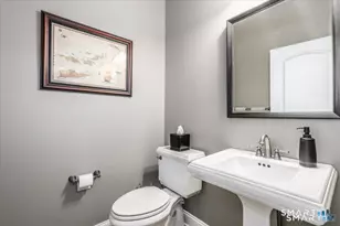 18 Lawrence Ave, Danbury, CT 06810 - Photo 16
