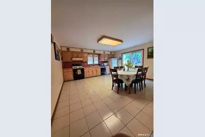 37 Waterbury Avenue, Stamford, CT 06902 - Photo 2