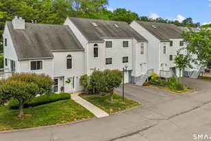 9 Clubhouse Dr, Cromwell, CT 06416 - Photo 1