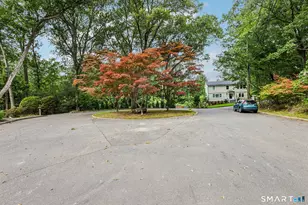 14 Chipping Ln, Norwalk, CT 06854 - Photo 2