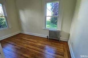 15 Bragaw St, New London, CT 06320 - Photo 10