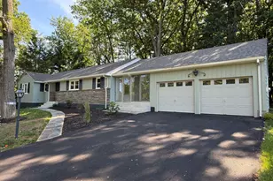32 Hemlock Ln, East Hartford, CT 06118 - Photo 2