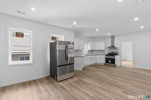 16 Arch St, Waterbury, CT 06710 - Photo 4