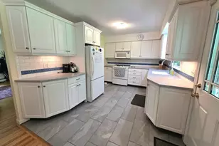 566 Benson Rd, Middlebury, CT 06762 - Photo 2