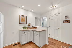 402 Lakeview Dr, Southington, CT 06489 - Photo 10