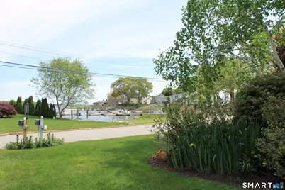 7 Windward Way, Waterford, CT 06385 - Photo 2