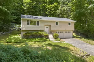 2 Oakwood Dr, New Fairfield, CT 06812 - Photo 2
