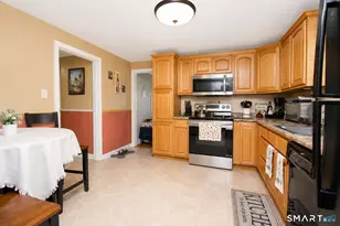 242 Victoria Rd, Hartford, CT 06114 - Photo 14
