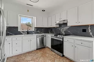 92 Burwood Ave, Stamford, CT 06902 - Photo 32