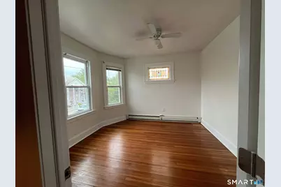 417 Willow Street, Bridgeport, CT 06610 - Photo 12
