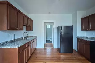 417 Willow St, Bridgeport, CT 06610 - Photo 10