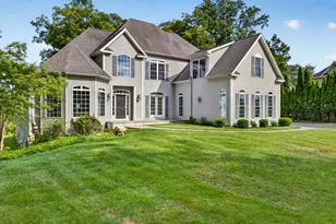 4 Scotch Pine Dr, Shelton, CT 06484 - Photo 2