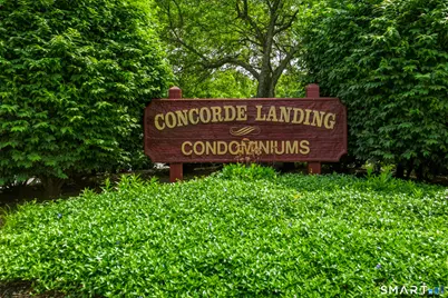 8 Concorde Way #B5, Windsor Locks, CT 06096 - Photo 1