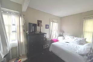 31 Alden St, Hartford, CT 06114 - Photo 6