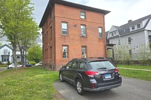 31 Alden St, Hartford, CT 06114 - Photo 10