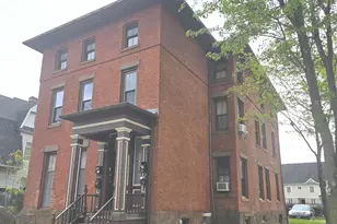 31 Alden St, Hartford, CT 06114 - Photo 2
