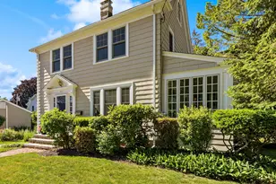 405 Fort Hale Rd, New Haven, CT 06512 - Photo 2
