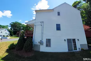 21 Hillcrest Ave, Meriden, CT 06451 - Photo 2