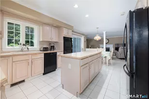 325 Georgetown Dr, Watertown, CT 06795 - Photo 4