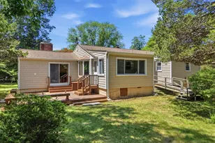 8 Roxbury Ct, East Lyme, CT 06357 - Photo 6