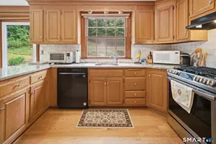 141 Founders Rd, Glastonbury, CT 06033 - Photo 18