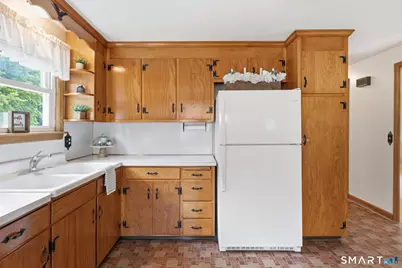 87 Lewis Street, Middletown, CT 06457 - Photo 12