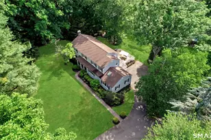 11 Butternut Hollow Rd, Greenwich, CT 06830 - Photo 2