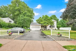 19 Kennedy Rd, Manchester, CT 06042 - Photo 2