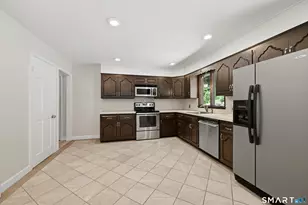 11 Wicks Manor Dr, Danbury, CT 06810 - Photo 8