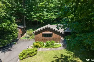 11 Wicks Manor Dr, Danbury, CT 06810 - Photo 2