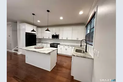 50 Lawrence Avenue #50, Danbury, CT 06810 - Photo 4