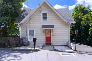 61 Mt Pleasant St, Derby, CT 06418 - Photo 2