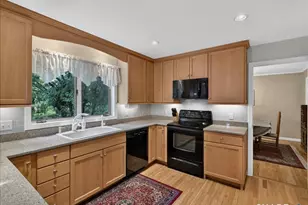 44 Overlook Ave, Groton, CT 06355 - Photo 10