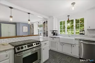 247 Chestnut Hill Rd, Stamford, CT 06903 - Photo 10