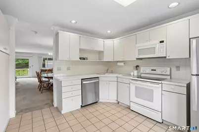 11 Boulevard Drive #10-45, Danbury, CT 06810 - Photo 6