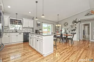 2 Cordone Cir, West Haven, CT 06516 - Photo 10