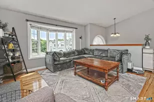 2 Cordone Cir, West Haven, CT 06516 - Photo 4