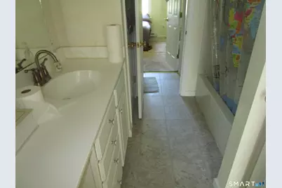 4 Founders Village #4, Clinton, CT 06413 - Photo 6