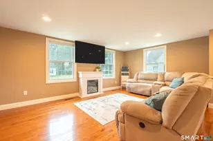 17 Edgewood St, Cromwell, CT 06416 - Photo 4