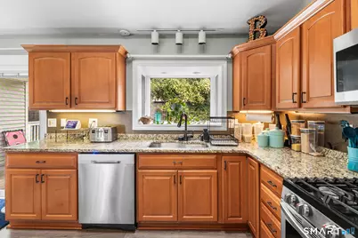 70 Vivian Street, Waterford, CT 06385 - Photo 6