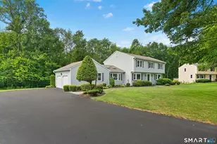 33 Shawnee Ln, Monroe, CT 06468 - Photo 4