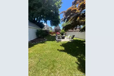 85 Glendale Avenue, Bridgeport, CT 06606 - Photo 36