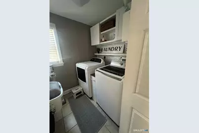 85 Glendale Avenue, Bridgeport, CT 06606 - Photo 12